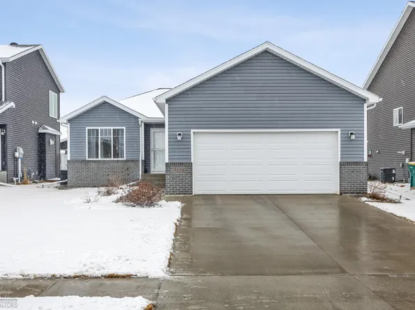 5223 10th St W, West Fargo, ND 58078