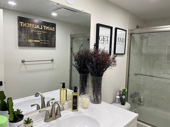 5th image of 3031 NE 51st St APT 305W