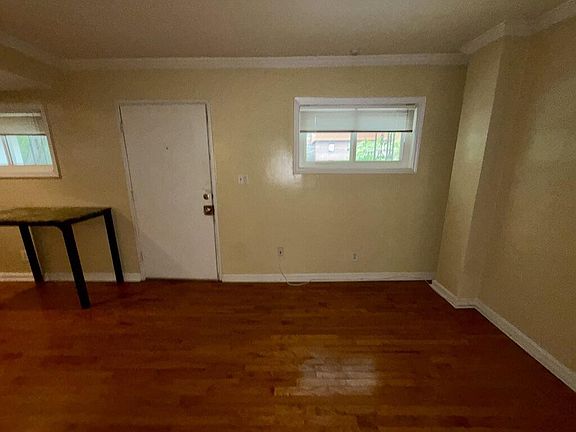 3rd image of 699 Argonne Ave