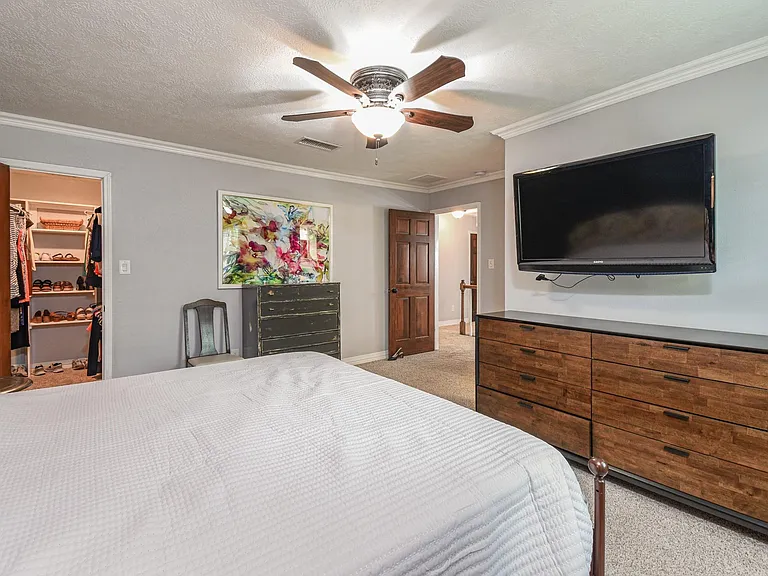 310 Prince Of Wales St — Photo 12