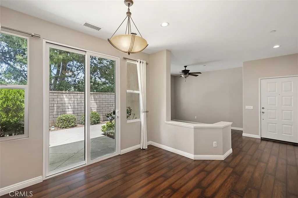 4 bed, 2.5 bath, 1534 sqft, $4,750 — Photo 4
