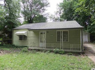 2613 SW Sunset Rd, Topeka, KS 66614