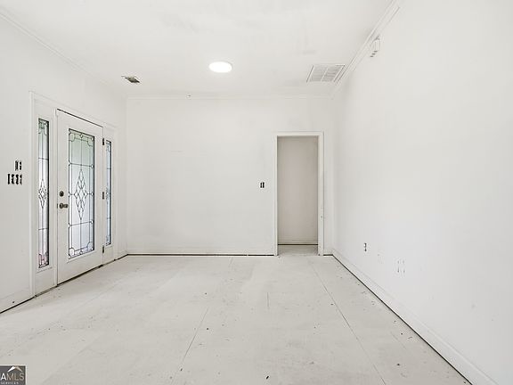 4th image of 4451 Ben Hill Rd