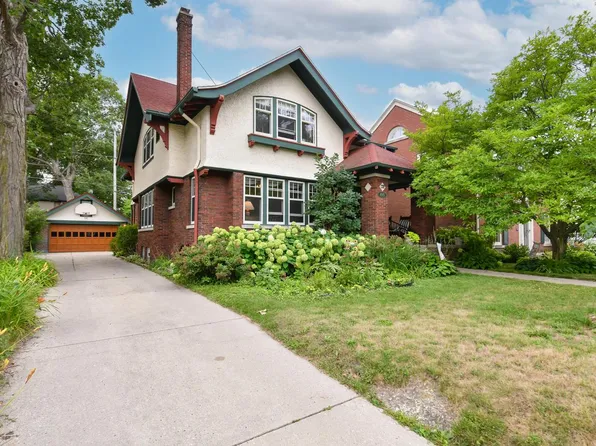 4915 W Woodlawn COURT, Milwaukee, WI 53208
