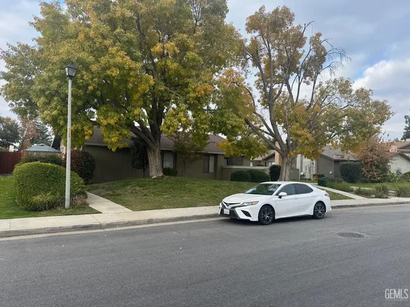 6813 Klamath Way, Bakersfield, CA 93309