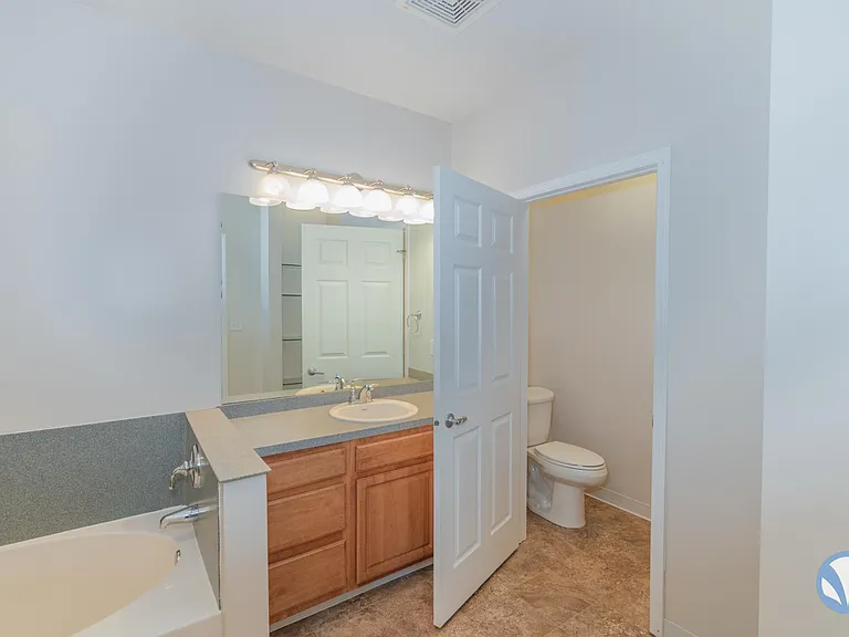 Chateau at Holmes Lake — Photo 119