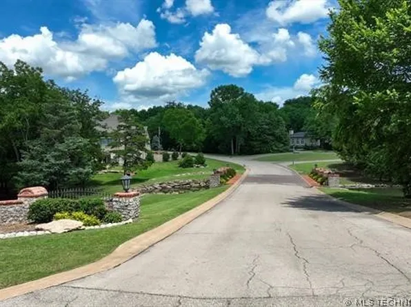 2009 Sheffield Ln, Bartlesville, OK 74006