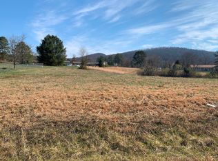 Leslie Dr, Harriman, TN 37748