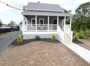 8 W Dexter Ave, Woburn, MA 01801