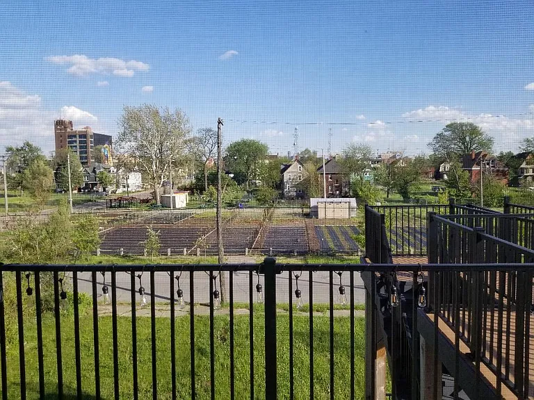 306 E Bethune St — Photo 3
