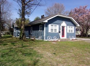 807 N Main St, Benton, IL 62812
