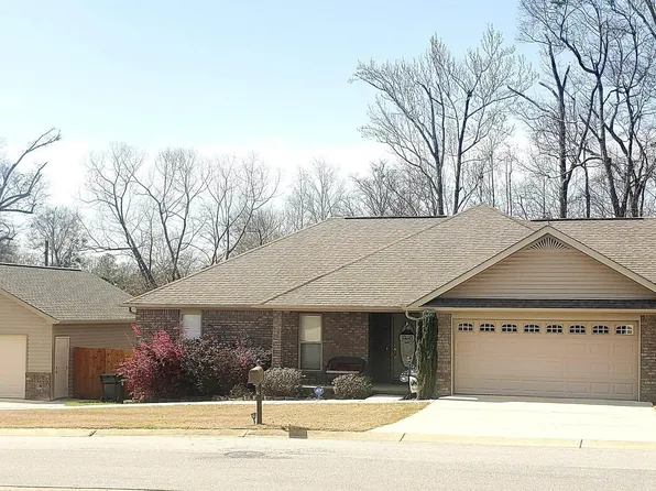 107 Maplewood Dr, Clanton, AL 35045