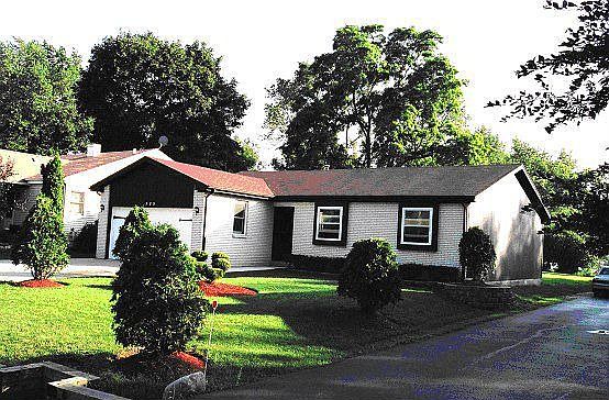 1st image of 325 N Prairie Ln