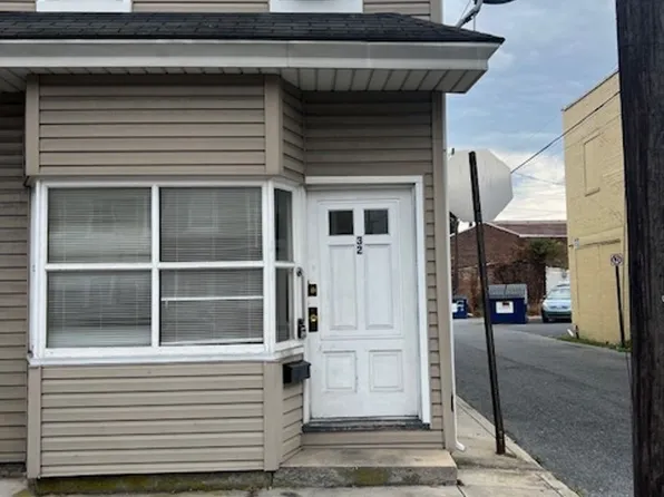 32-34 E North St, 32-34 E North St, Carlisle, PA 17013
