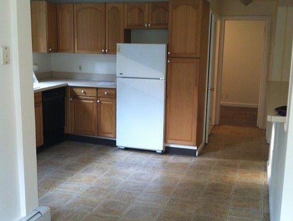 3rd image of 189 Fair St APT 1A
