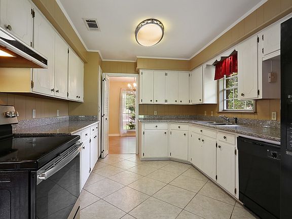 5th image of 7056 Landmor Dr