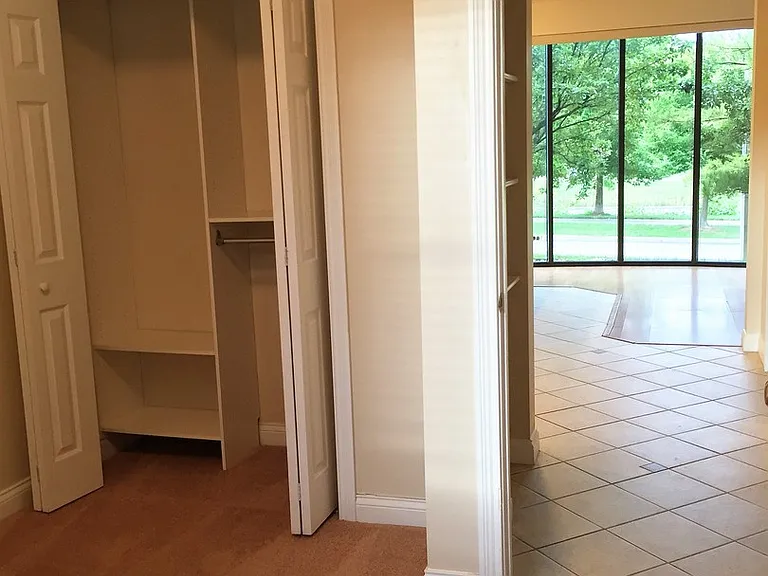 Waterview Apartments — Photo 10