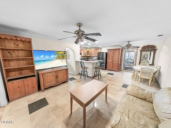 4th image of 332 Fletcher Ave