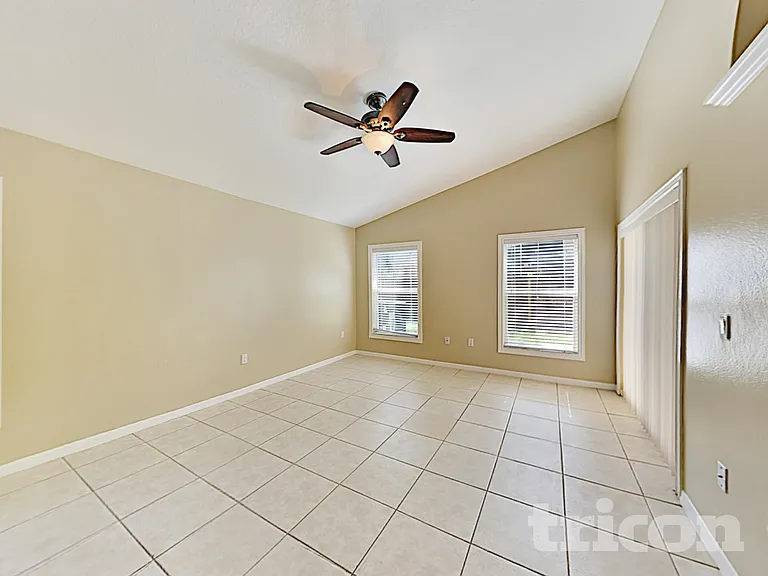 2517 Clareside Dr — Photo 32