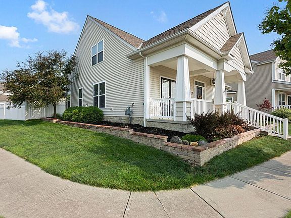 3rd image of 4705 Sahalee Dr
