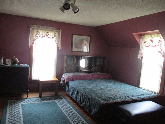 5th image of 330 N Lott Blvd