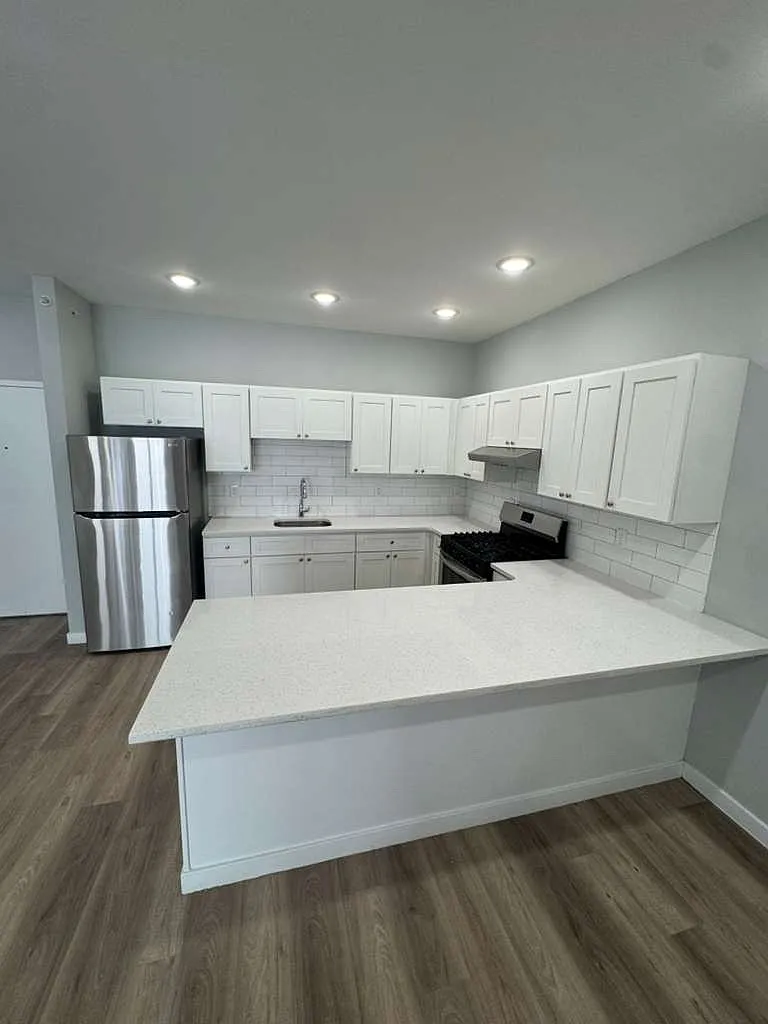 2 bed, $2,209 — Photo 3