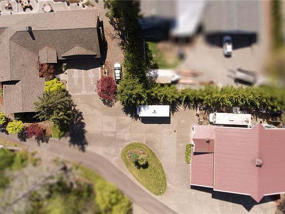 Home and shop with bedroom/office space and a bathroom