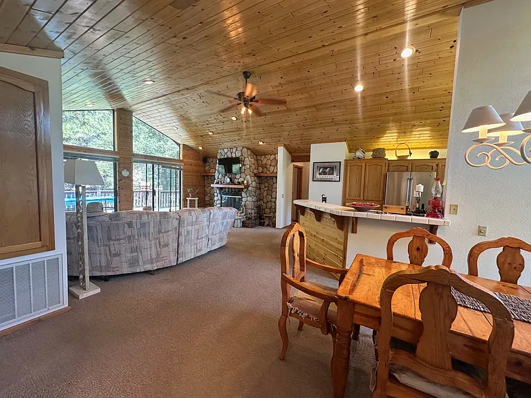 15208 Chestnut Dr — Photo 9