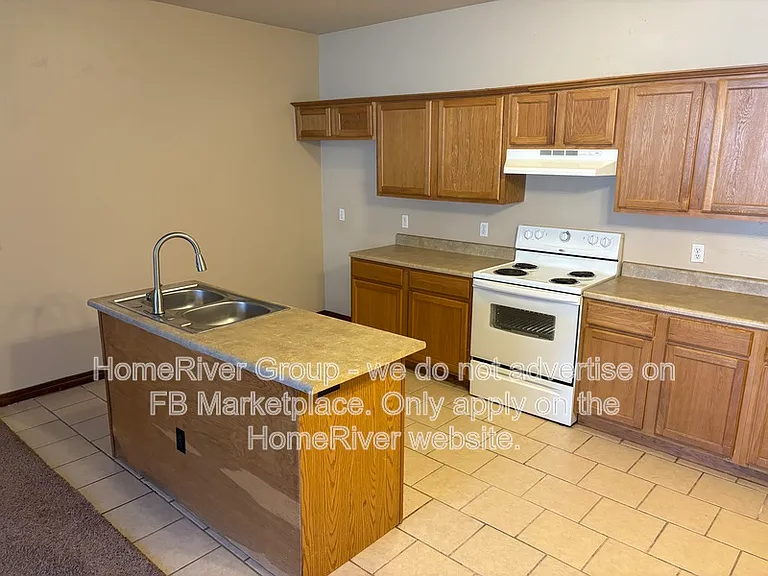 600 Garrison Ln — Photo 3