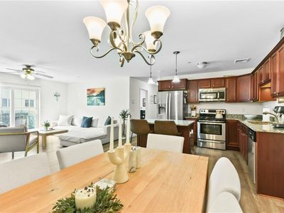 2 Gray Coach Ln APT 210, Cranston, RI, 02921