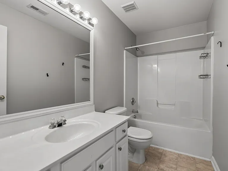 2nd Bedroom Suite Full Bathroom