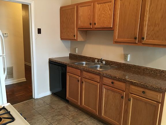 2nd image of 3720 N Meridian St APT 101