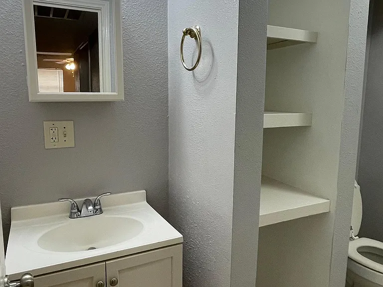 222 E Phillips Rd #9 — Photo 3