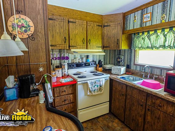 5th image of 134 Twin Lakes Cir