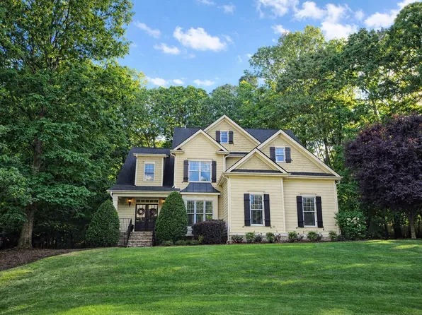 8104 Henderson Rd, Apex, NC 27539