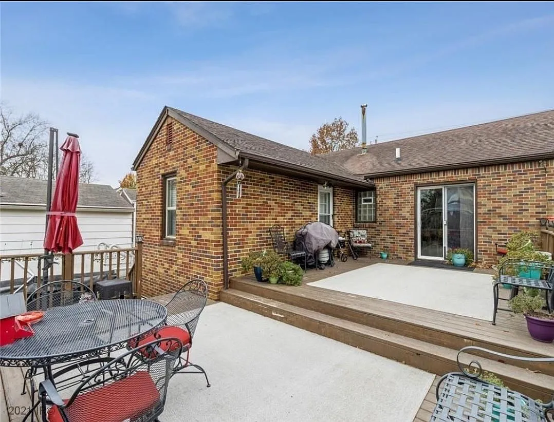 3 bed, 1250 sqft, $2,250 — Photo 1