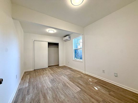 4th image of 119 N Claremont St #Adu
