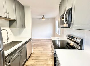 982 Menlo Ave #206, Los Angeles, CA 90006