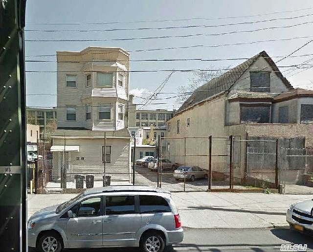 1st image of 3633 31st St