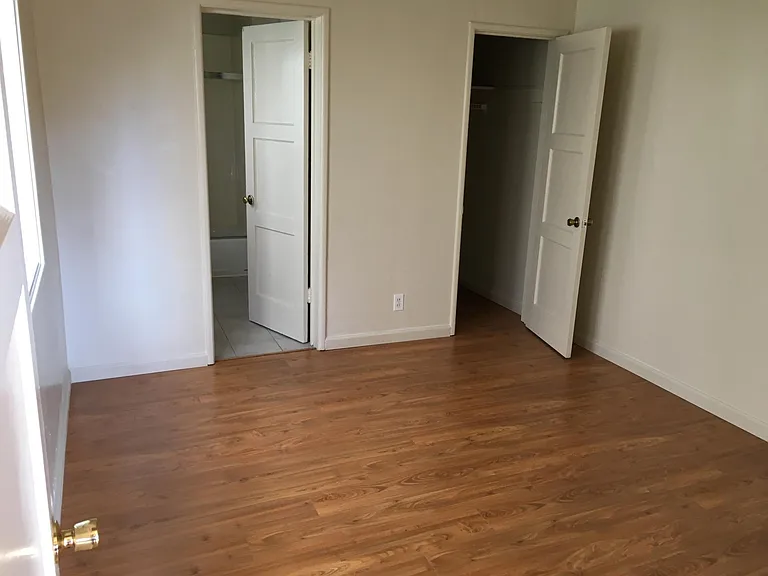 22580 Chestnut St — Photo 8