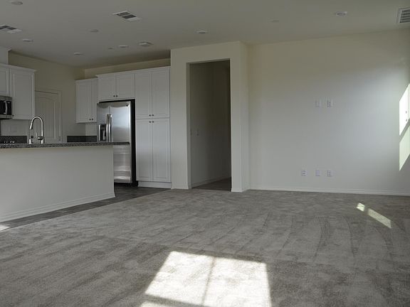 5th image of 16188 Huckleberry Ave