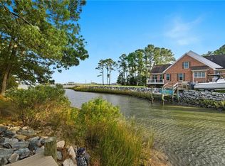 718 Dandy Loop Rd, Yorktown, VA 23692