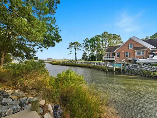 718 Dandy Loop Rd, Yorktown, VA 23692