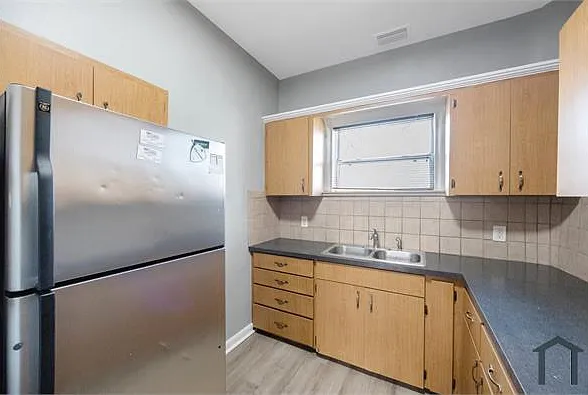 950 18th Ave S #1 — Photo 6