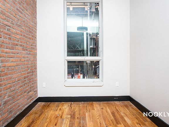 4th image of 301 Broadway #3D