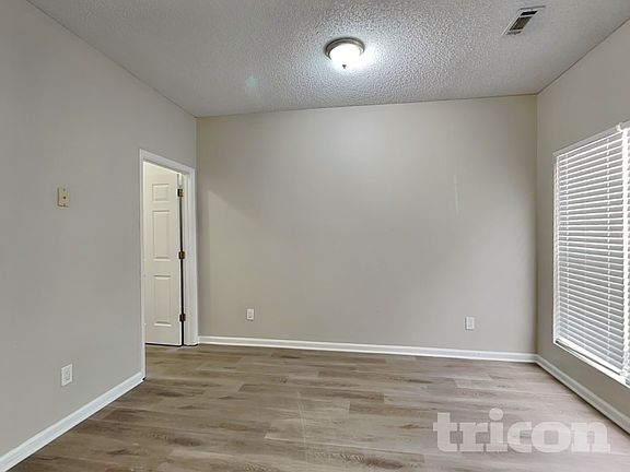 5th image of 5090 Oakley Commons Blvd