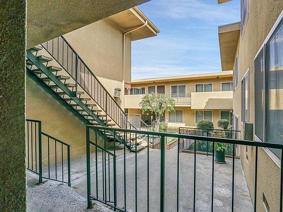 4th image of 110 E Hillcrest Blvd APT 106