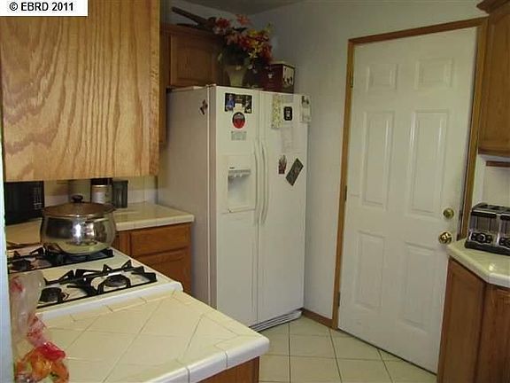 3rd image of 1695 Manor Dr