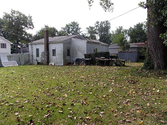 5th image of 1228 Rose Dr