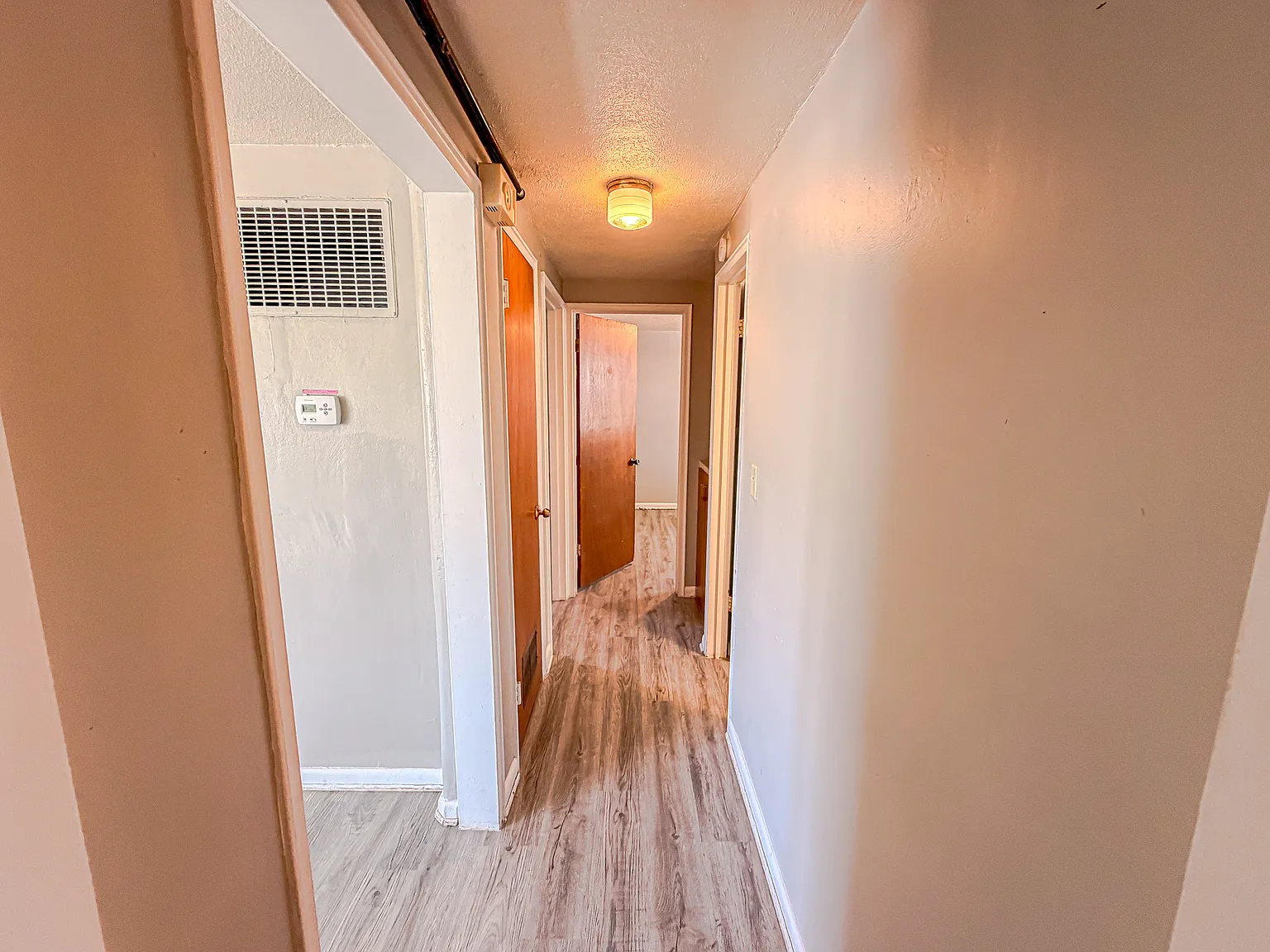 1915 Hugur Avenue - 1 — Photo 2